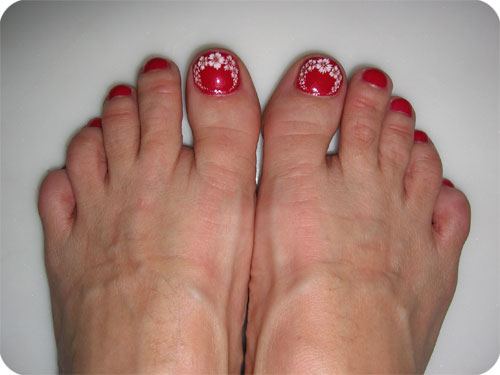 pretty-toes.jpg